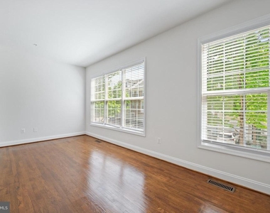 8342 Broderick Circle - Photo Thumbnail 5