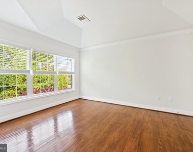 8342 Broderick Circle - Photo Thumbnail 27