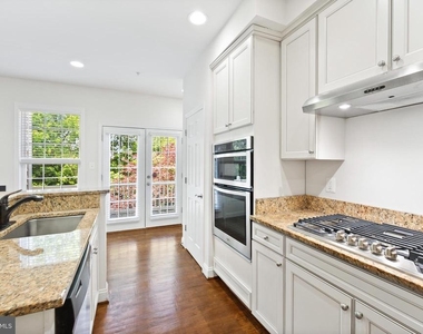 8342 Broderick Circle - Photo Thumbnail 17
