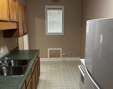 100 Bradford Avenue - Photo Thumbnail 4