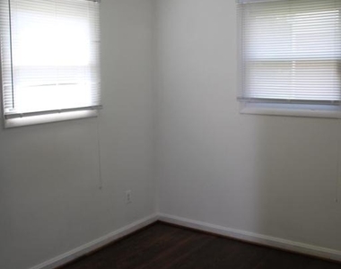12010 Ashley Drive Se - Photo Thumbnail 9