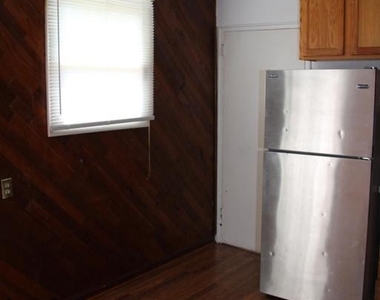 12010 Ashley Drive Se - Photo Thumbnail 3