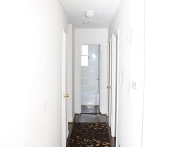 12010 Ashley Drive Se - Photo Thumbnail 5