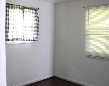 12010 Ashley Drive Se - Photo Thumbnail 7