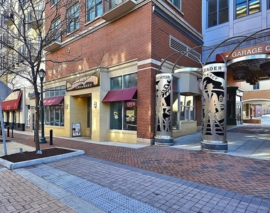 10 Monroe Street - Photo Thumbnail 31