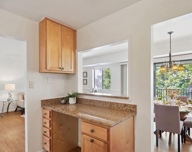 10 Monroe Street - Photo Thumbnail 9