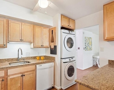 10 Monroe Street - Photo Thumbnail 12