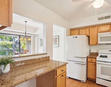 10 Monroe Street - Photo Thumbnail 8