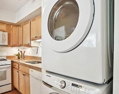 10 Monroe Street - Photo Thumbnail 13