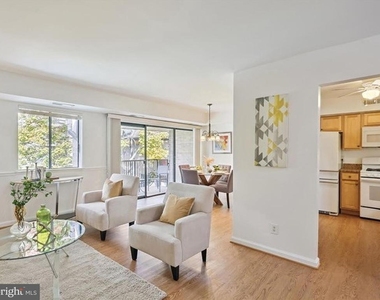 10 Monroe Street - Photo Thumbnail 3
