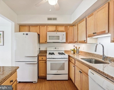 10 Monroe Street - Photo Thumbnail 10