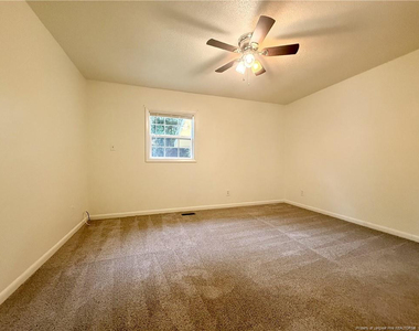 1009 Louisburg Place - Photo Thumbnail 11