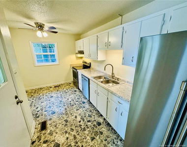 1009 Louisburg Place - Photo Thumbnail 10