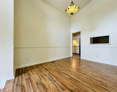 1009 Louisburg Place - Photo Thumbnail 6