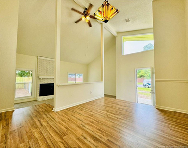 1009 Louisburg Place - Photo Thumbnail 19