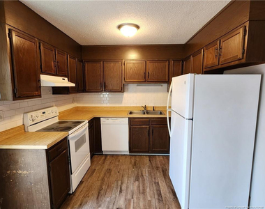 408 Sheila Street - Photo Thumbnail 5