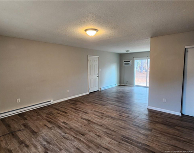 408 Sheila Street - Photo Thumbnail 2