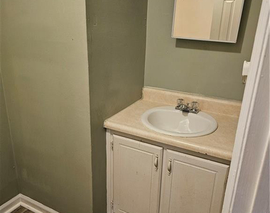 5804 Aftonshire Drive - Photo Thumbnail 6