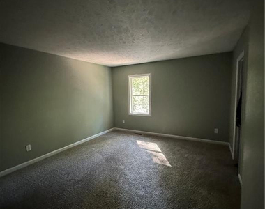 5804 Aftonshire Drive - Photo Thumbnail 11