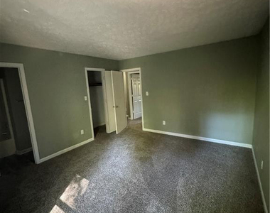 5804 Aftonshire Drive - Photo Thumbnail 4