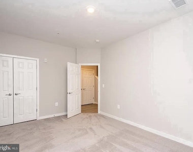 3301 Demirel Way - Photo Thumbnail 11
