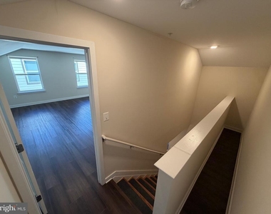 3301 Demirel Way - Photo Thumbnail 20