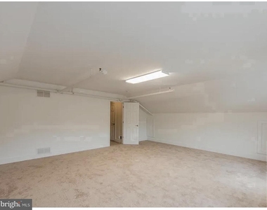 3301 Demirel Way - Photo Thumbnail 13
