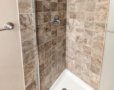 404 Liberty Court - Photo Thumbnail 39
