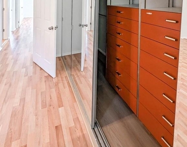 404 Liberty Court - Photo Thumbnail 25