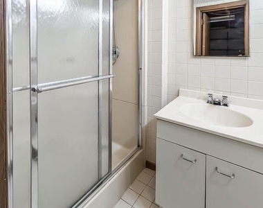 404 Liberty Court - Photo Thumbnail 10