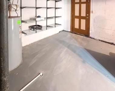 404 Liberty Court - Photo Thumbnail 12