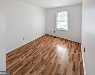 404 Liberty Court - Photo Thumbnail 29