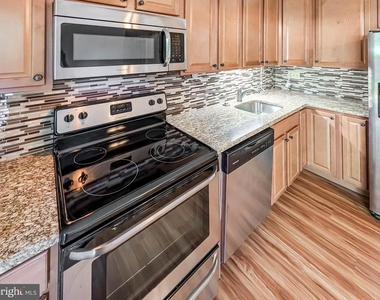 404 Liberty Court - Photo Thumbnail 20