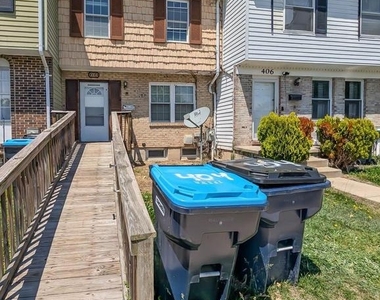 404 Liberty Court - Photo Thumbnail 2