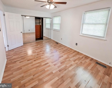 404 Liberty Court - Photo Thumbnail 26