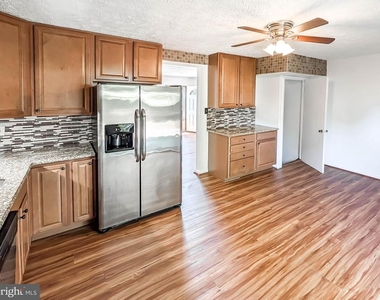 404 Liberty Court - Photo Thumbnail 21