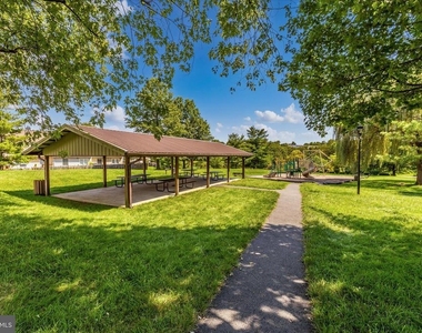 5621 Queen Anne Court - Photo Thumbnail 54