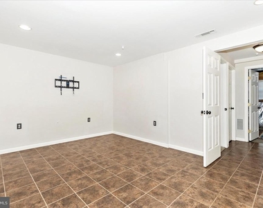 5621 Queen Anne Court - Photo Thumbnail 32