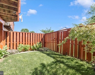 5621 Queen Anne Court - Photo Thumbnail 44