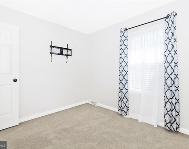 5621 Queen Anne Court - Photo Thumbnail 23