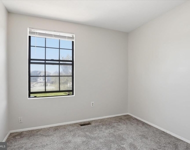 663 Johahn Drive - Photo Thumbnail 11