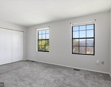 663 Johahn Drive - Photo Thumbnail 9