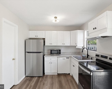 663 Johahn Drive - Photo Thumbnail 4