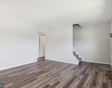 663 Johahn Drive - Photo Thumbnail 3