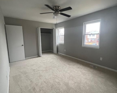 406 Essexwood Court - Photo Thumbnail 7
