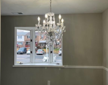 406 Essexwood Court - Photo Thumbnail 6