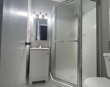 406 Essexwood Court - Photo Thumbnail 12