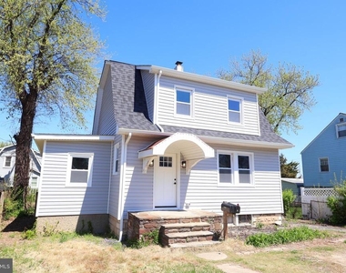 5110 Kenwood Avenue - Photo Thumbnail 2