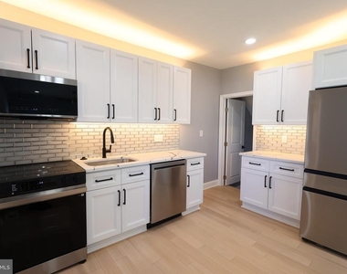 5110 Kenwood Avenue - Photo Thumbnail 13