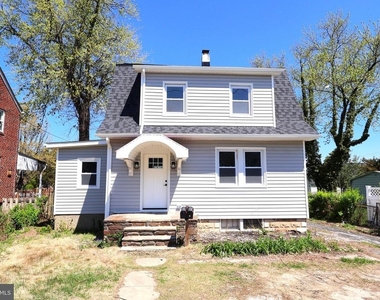 5110 Kenwood Avenue - Photo Thumbnail 1